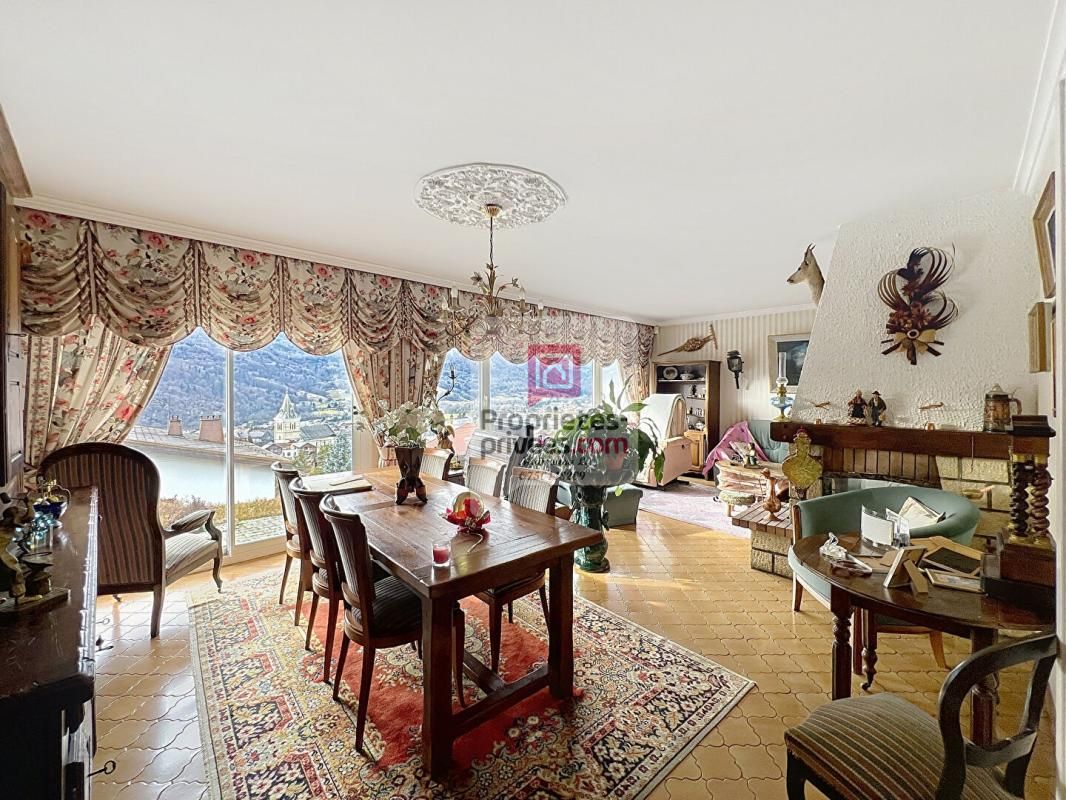 UGINE Maison avec T2 Ugine 7 pièces 323 m2 2