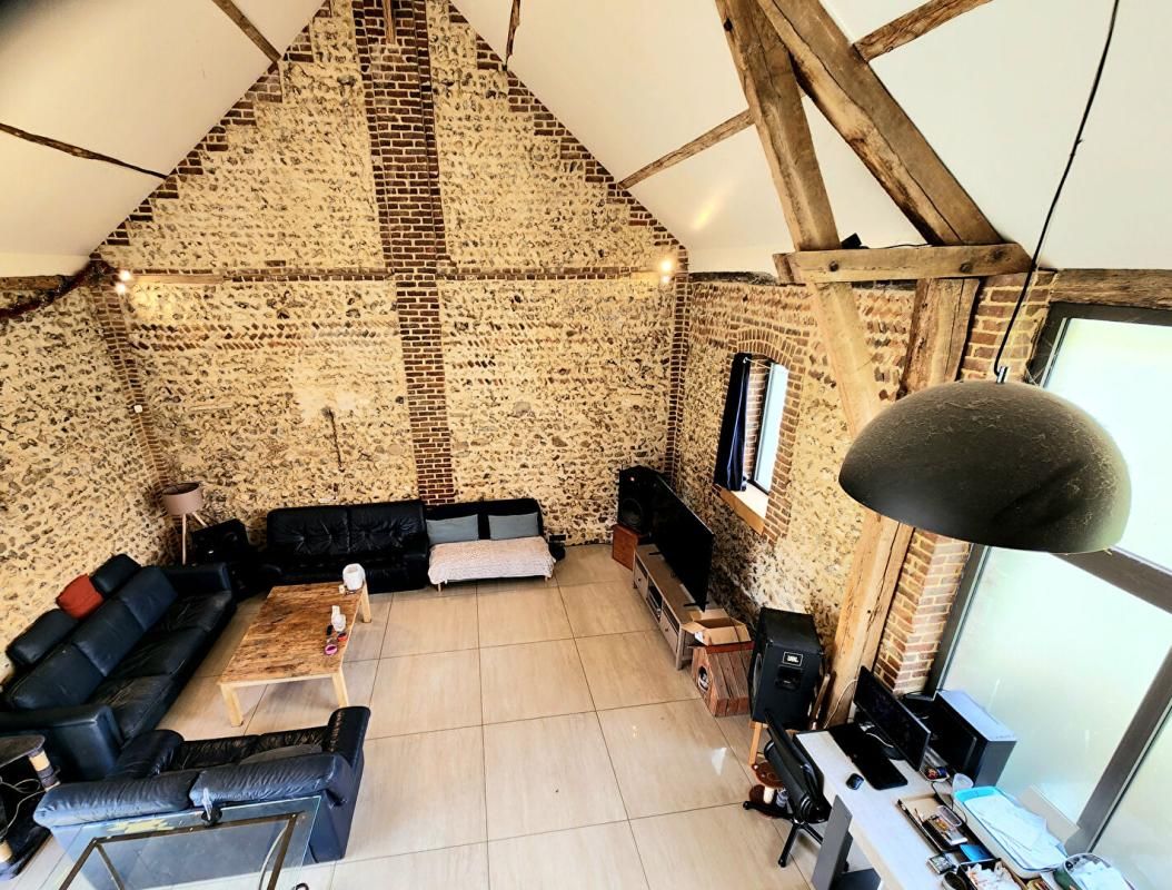 LONGCHAMPS Exclusivité - Longchamps proche Etrépagny - Belle grange restaurée de 124 m2 - 3 chambres - sur 1.145 m2 - Environnement calme - Prix : 206.500 3