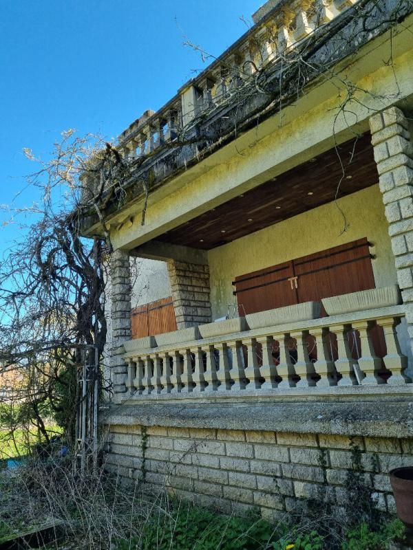 MANTES-LA-JOLIE MAISON  A REHABILITER a FONTENAY SAINT PERE 2