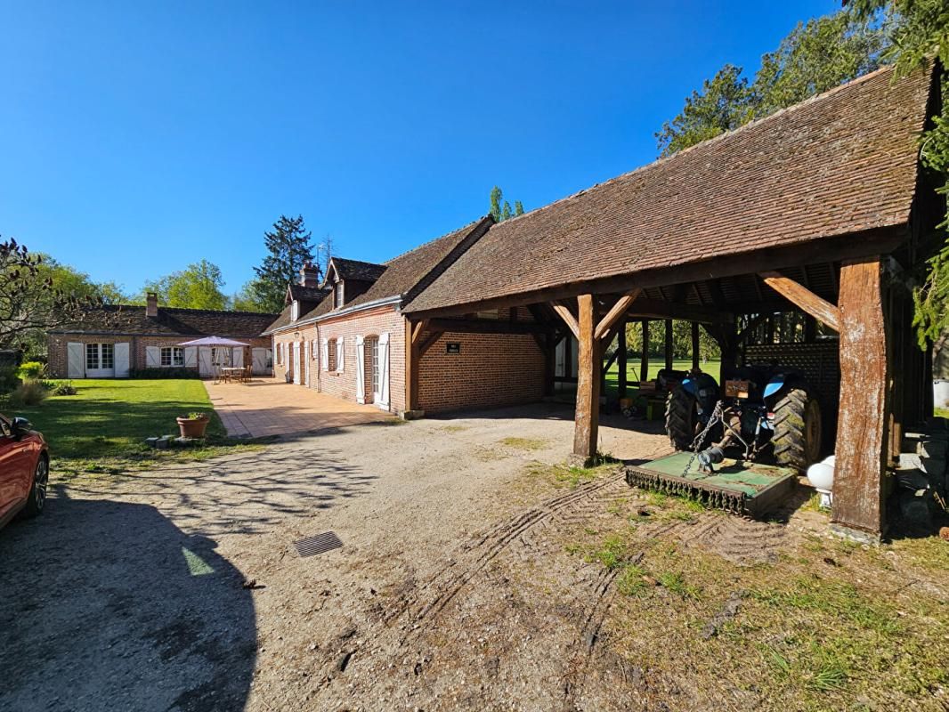 MARCILLY-EN-VILLETTE Propriété d'exception en Sologne ? Longère de 292m² avec piscine intérieure sur 7,8 hectares 3