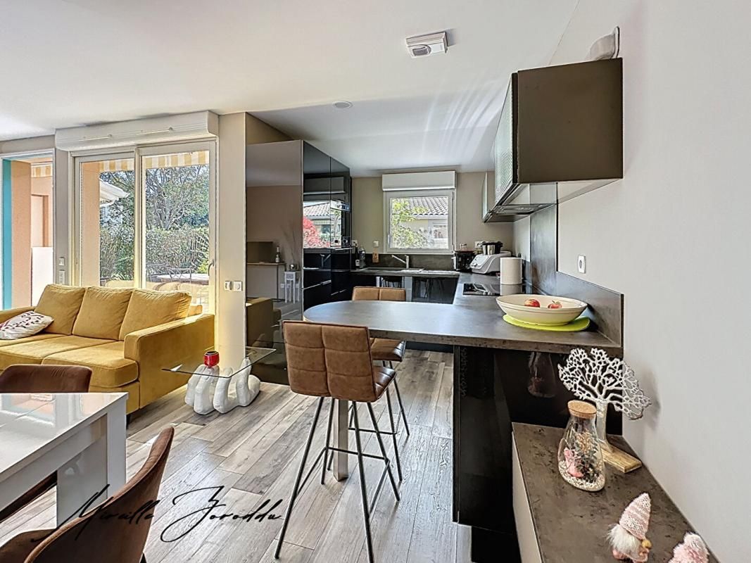 JONQUIERES-SAINT-VINCENT Jonquieres Saint Vincent  villa 3 pièces 60 m² avec terrasse, parking 2