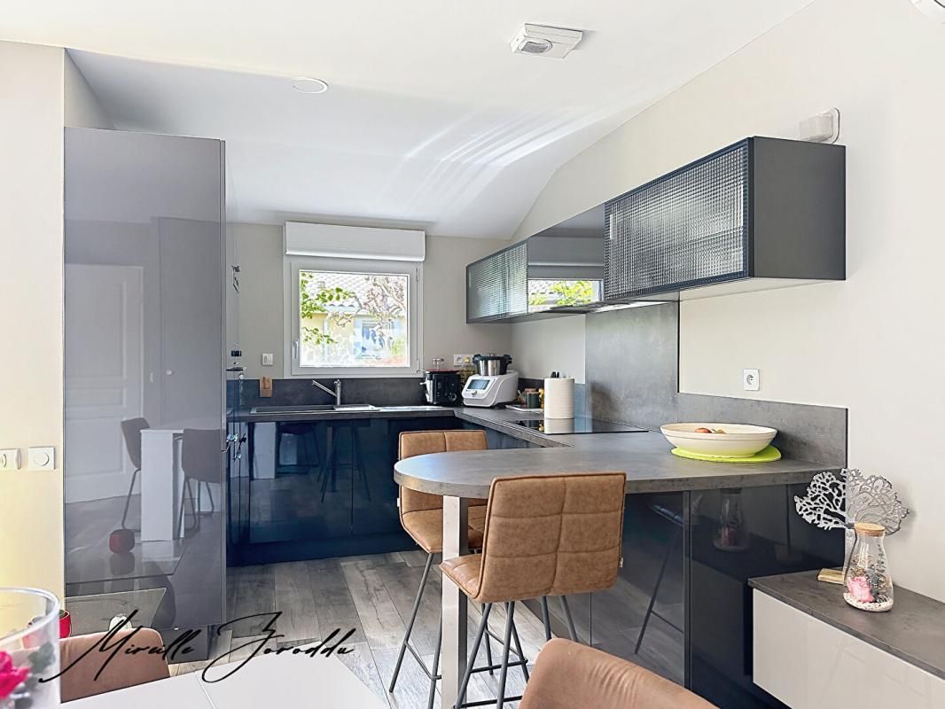 JONQUIERES-SAINT-VINCENT Jonquieres Saint Vincent  villa 3 pièces 60 m² avec terrasse, parking 3