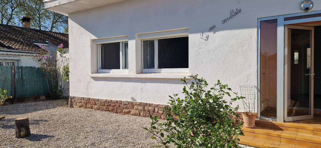 PAULHAN Villa plain pied  avec un beau potentiel 2