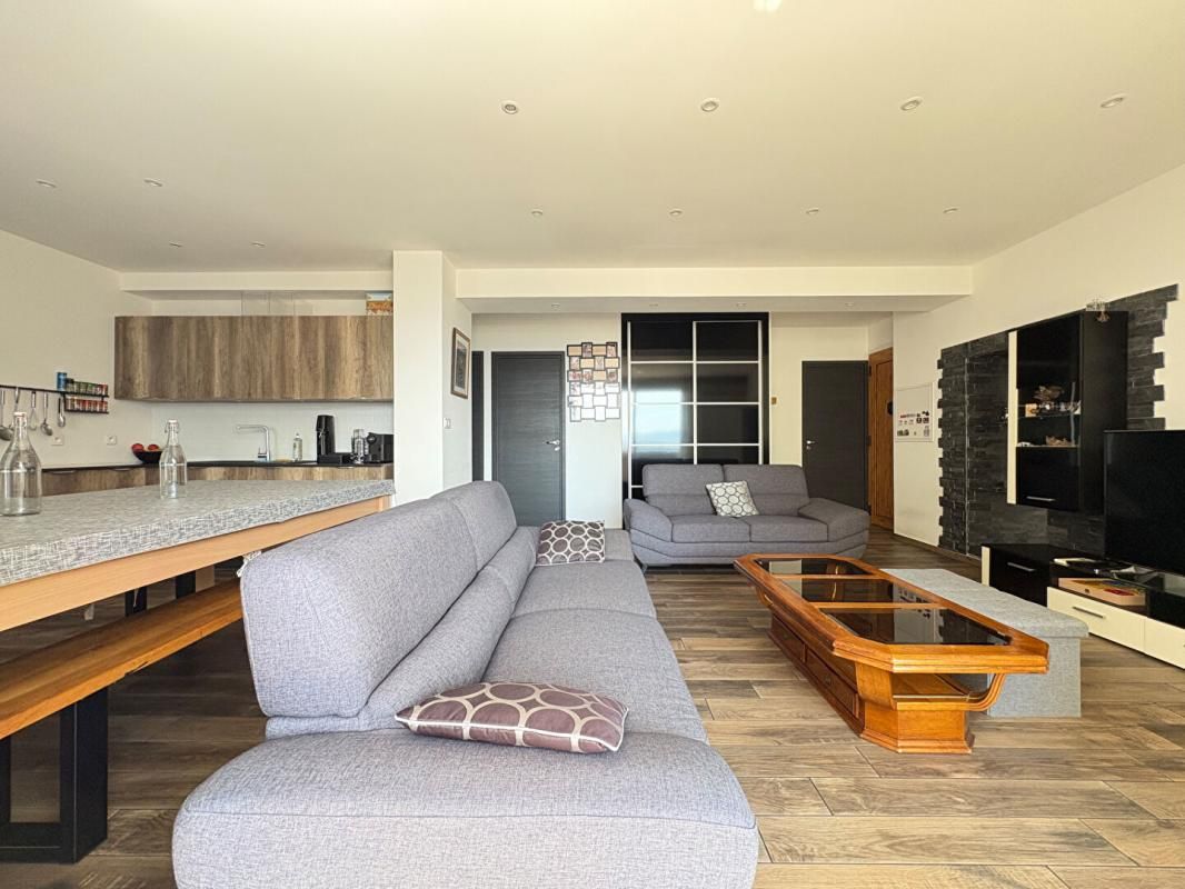 AJACCIO RAVISSANT T3 VUE MER 2