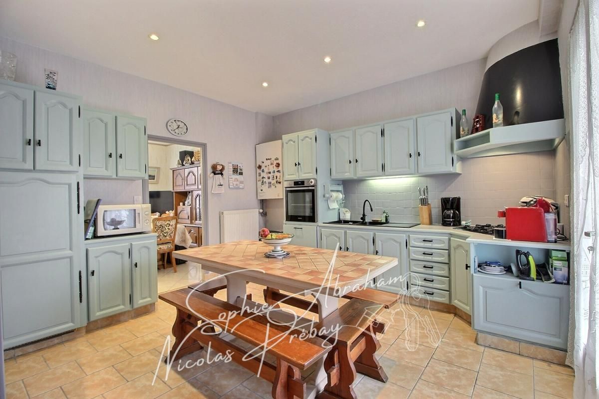 JANVILLE Maison familiale, 4 chambres avec grand terrain. Commerces et écoles sur place ! 3