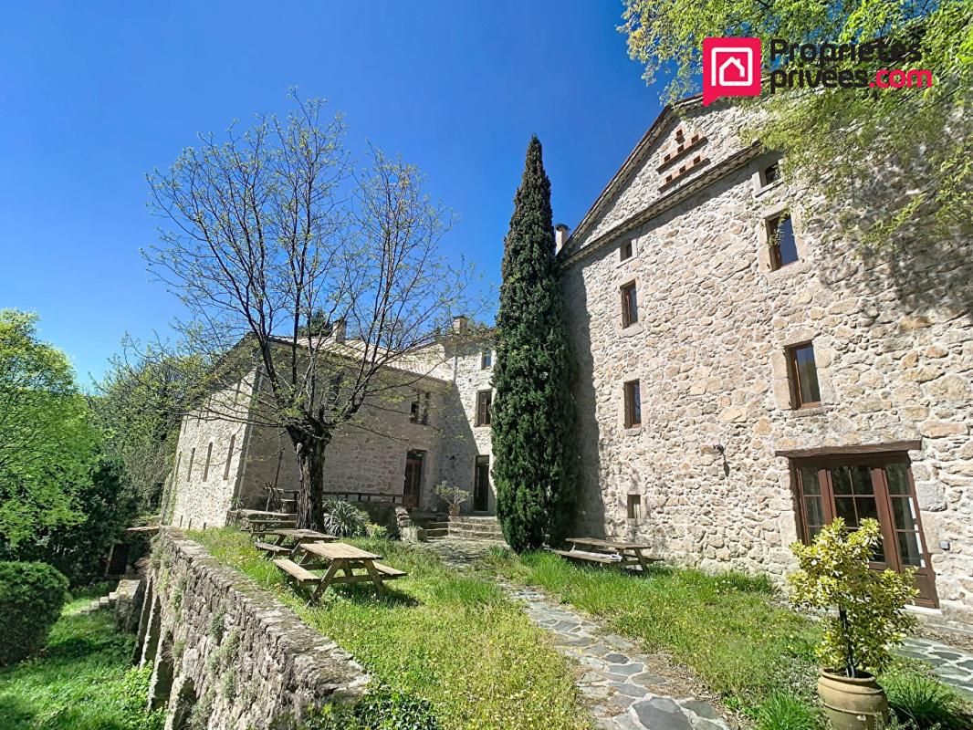 SAINT-ANDRE-DE-MAJENCOULES Château Saint Andre De Majencoules 47 pièce(s) 1281 m2 2