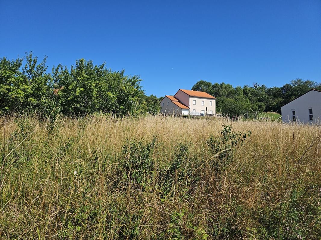 ARRY Terrain constructible viabilisé  de 7 ares 28  situé à Arry 57 680 1