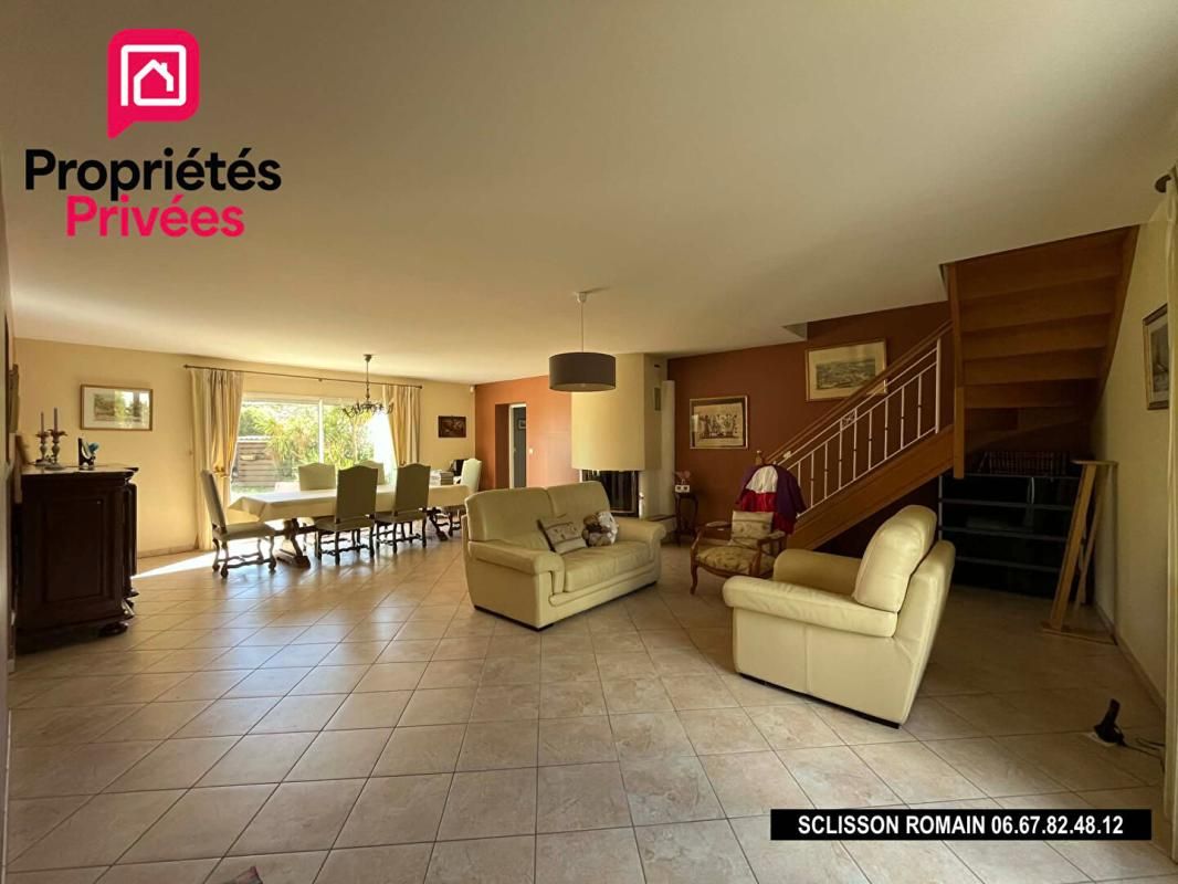 COZES Maison Cozes 7 pièces 181 m2 - 5 chambres - jardin - PRIX 410 760 HAI 3