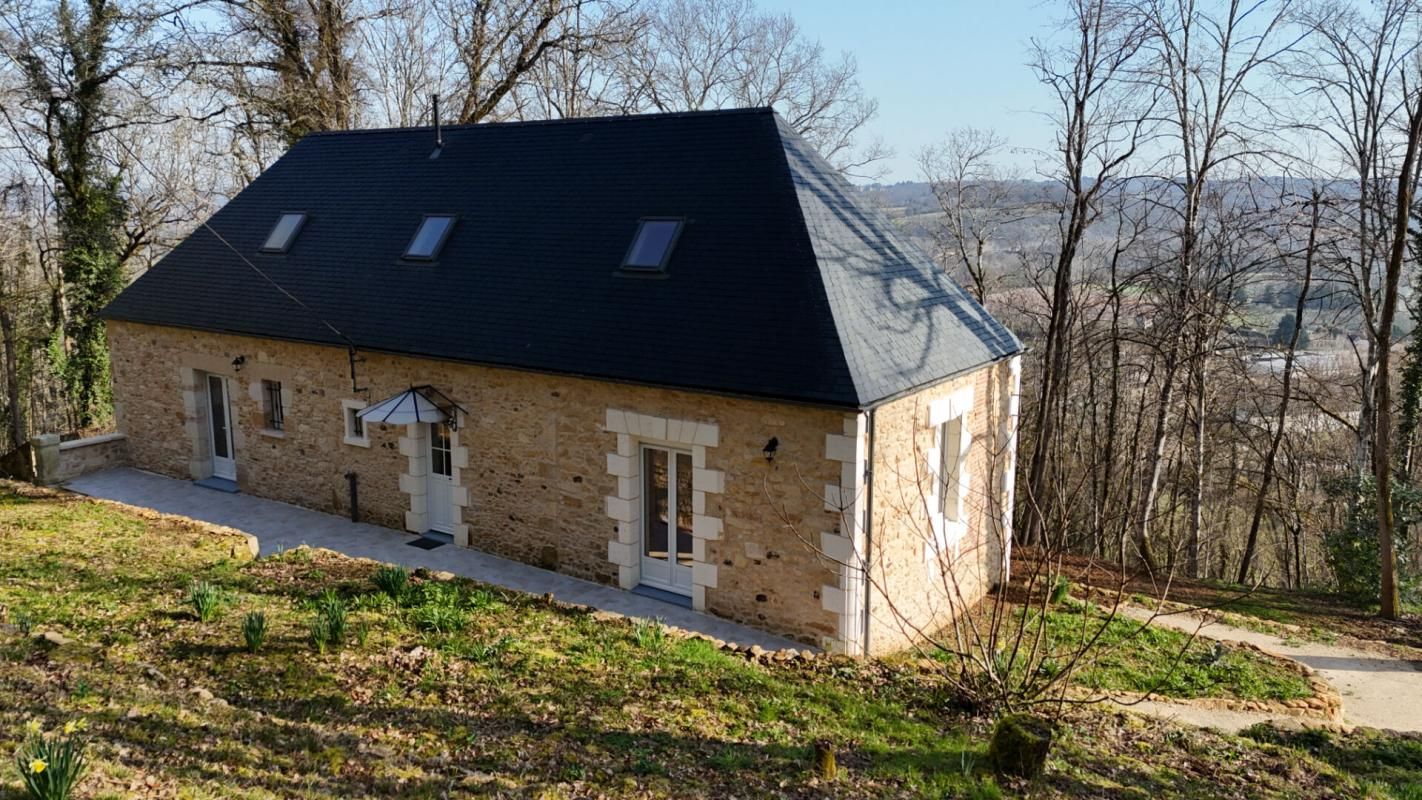 LE BUISSON-DE-CADOUIN Maison récemment rénovée avec 3 chambres 3