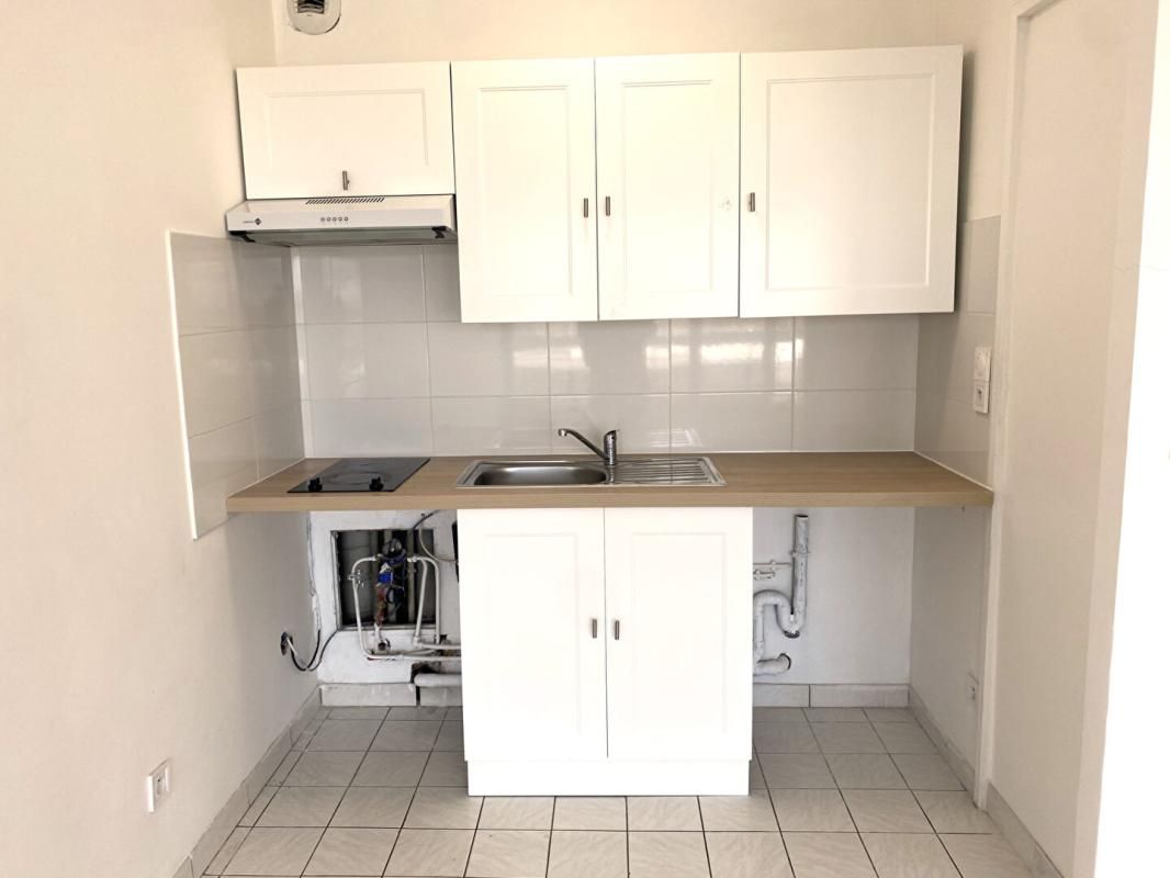 VITRY-SUR-SEINE Appartement Vitry Sur Seine 1 pièce(s) 24.5 m2 3