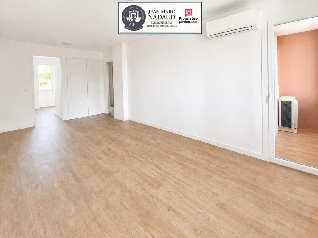 FREJUS 3 PIÈCES ENTIÈREMENT RÉNOVÉ + GARAGE + CAVE  EMPLACEMENT TOUT À PIED' 4