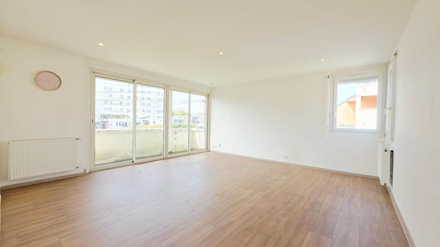 BOURGES BOURGES APPARTEMENT 88M² 3 CHAMBRES BALCON PARKING 2