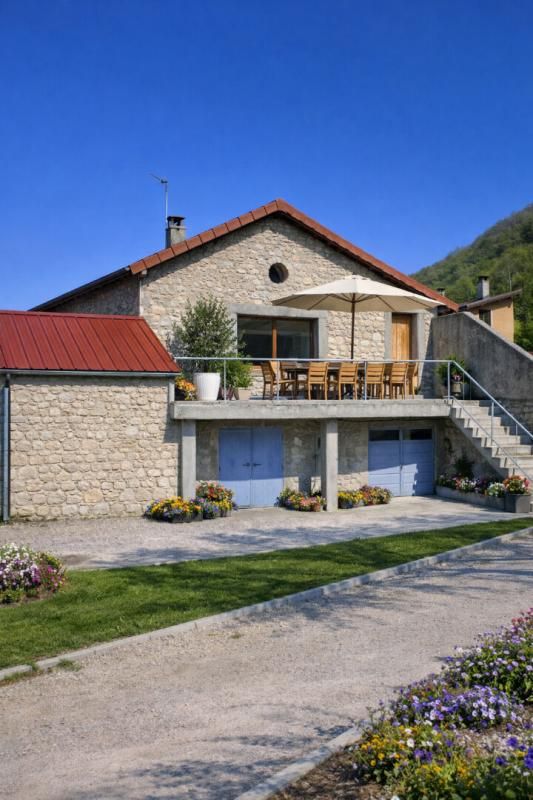 SAINT-EGREVE Maison à rénover sur St Egrève 1