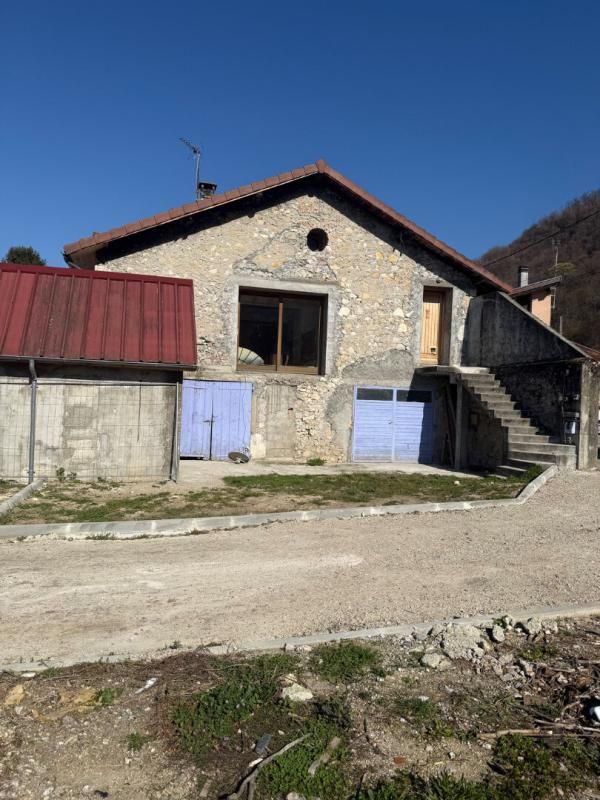 SAINT-EGREVE Maison à rénover sur St Egrève 4