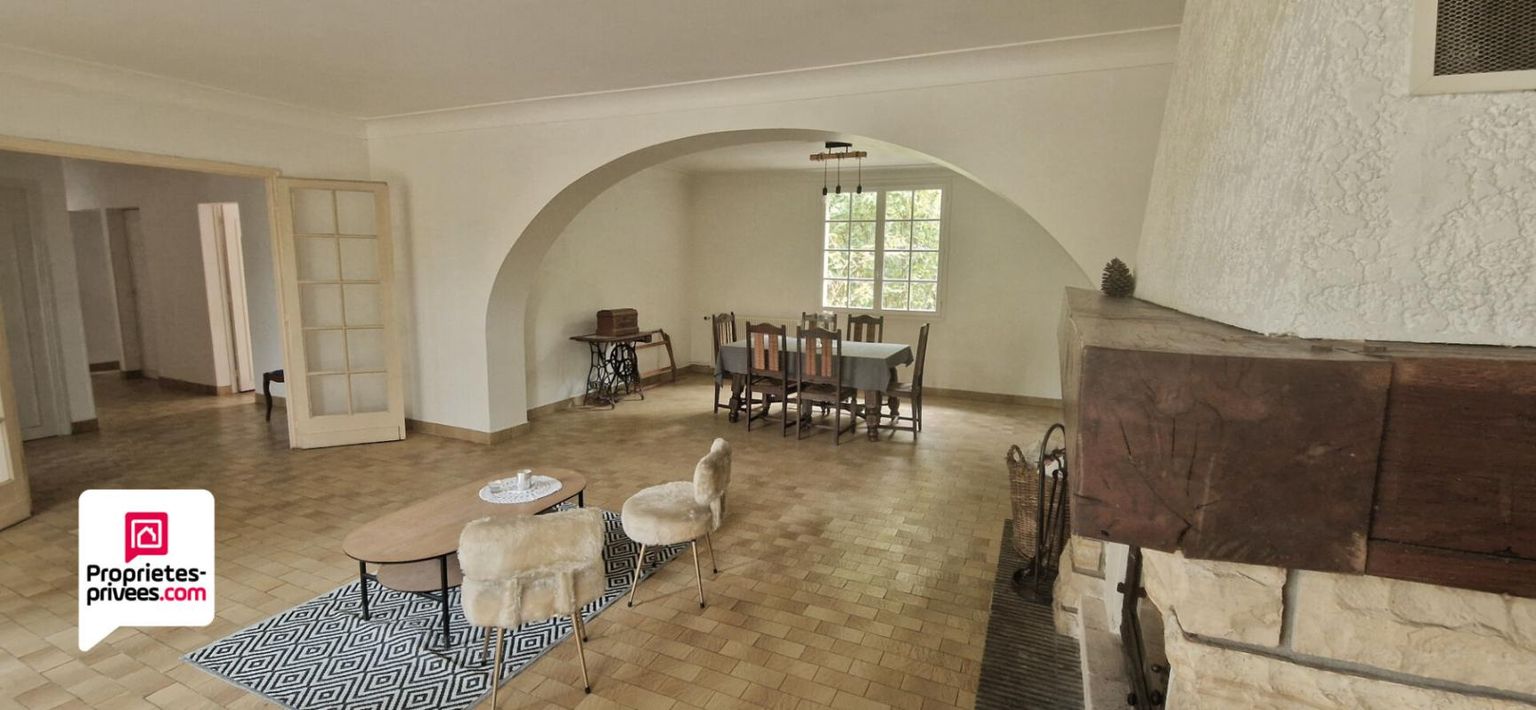 LANGON Maison de plain-pied de 120m² - 3 chambres - Garage - Dépendances - Terrain arboré de 2070m² 3