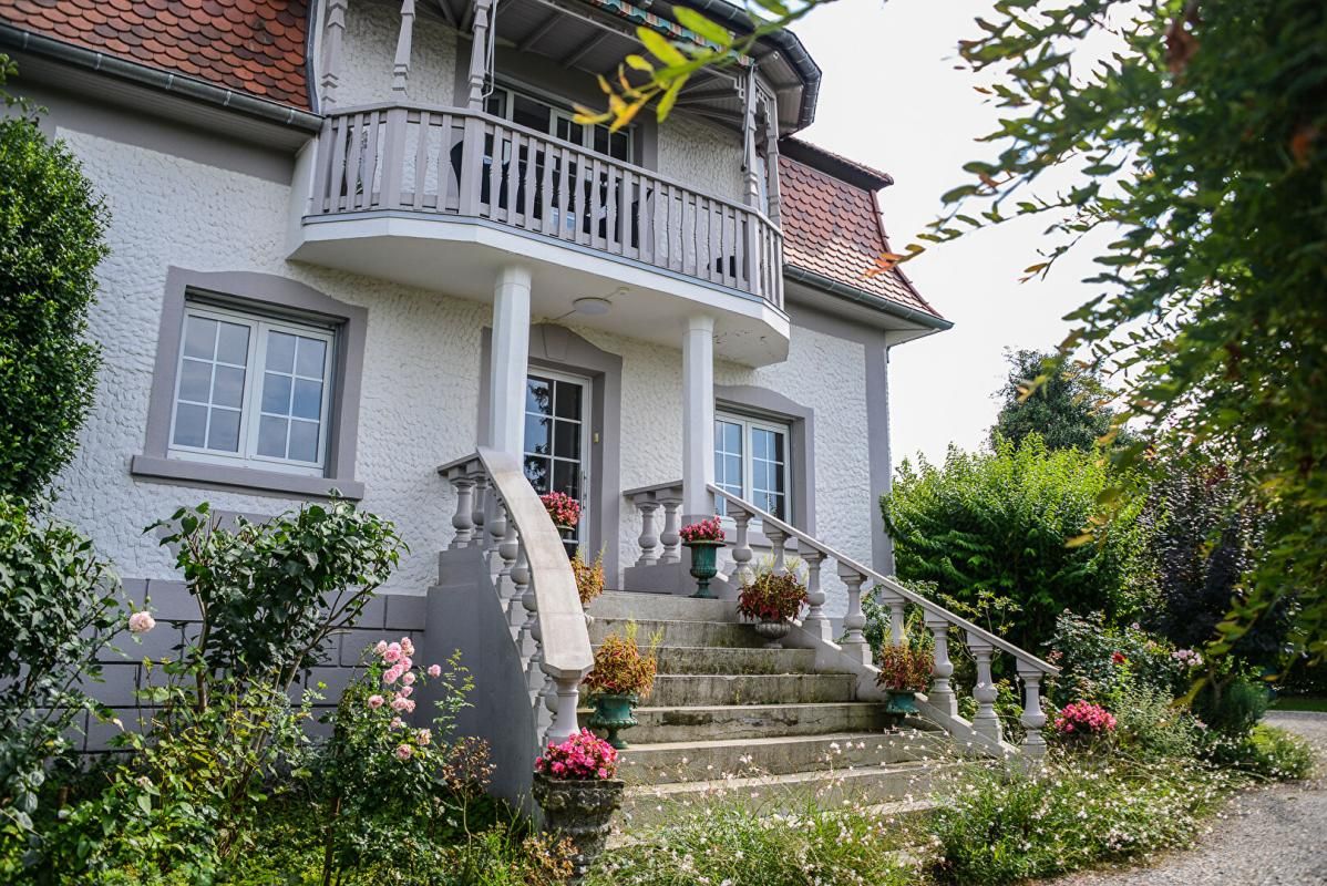 RIXHEIM Rixheim, Exclusivité, magnifique maison de maître de 245 m2, entièrement rénovée, sur un parc de 1600 m2 2