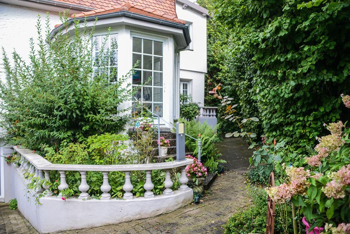 RIXHEIM Rixheim, Exclusivité, magnifique maison de maître de 245 m2, entièrement rénovée, sur un parc de 1600 m2 3