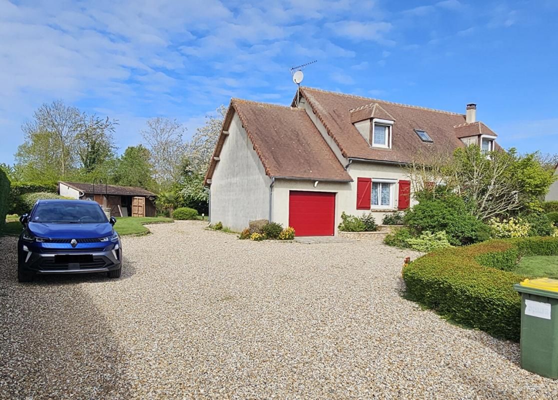 HOUDAN Houdan 1 mn / Maison familiale et lumineuse / 5 chambres 2