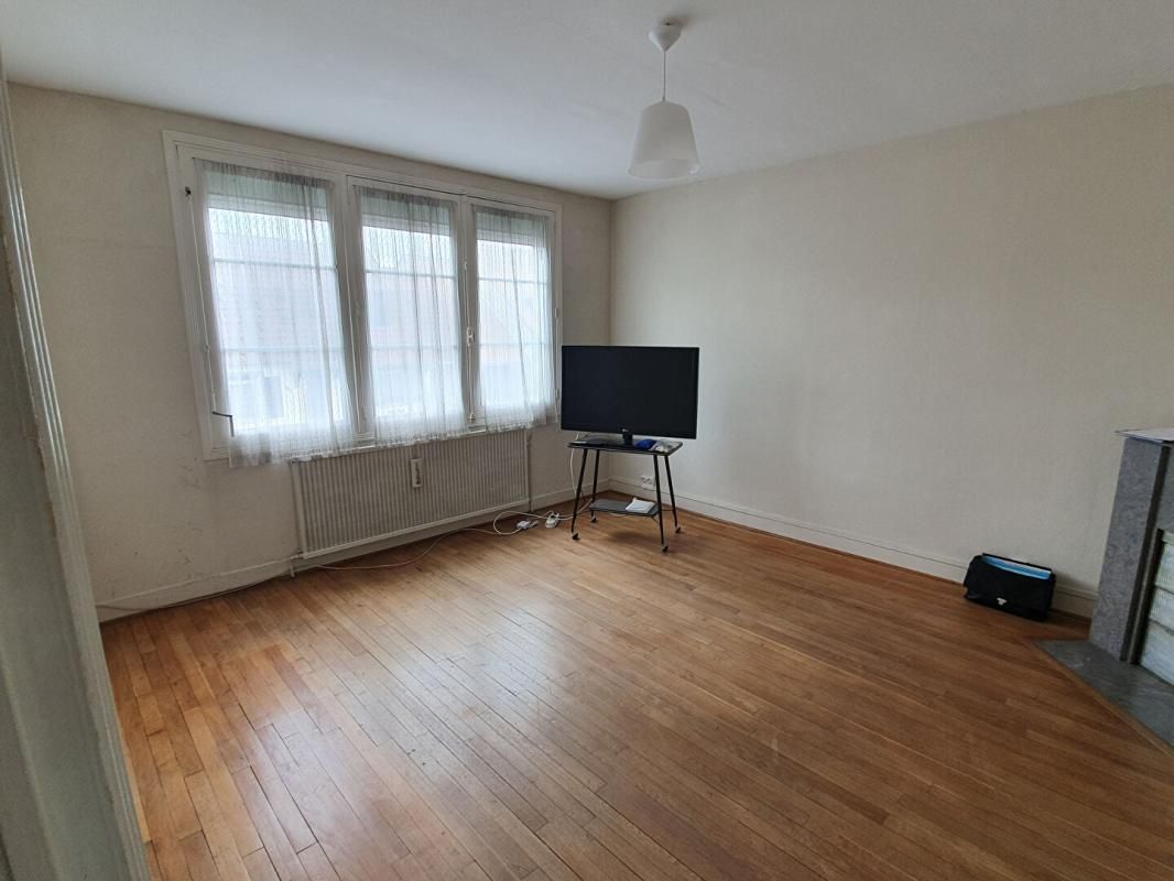 CHATEAUROUX Maison de ville 3 pièces 80 m2 + garage + jardin 2