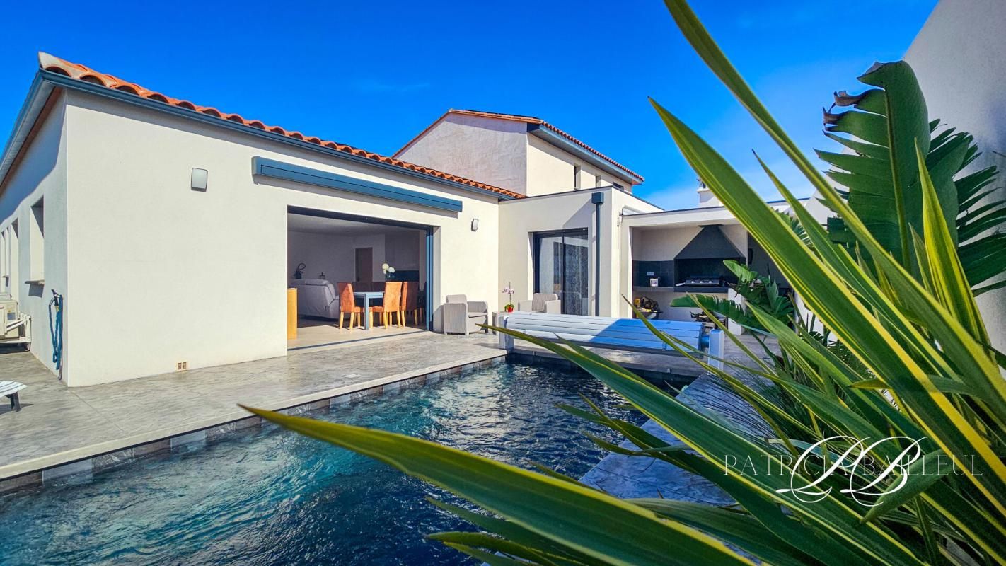 Maison  récente 4 pièces 98 m2 avec piscine et garage à Ortaffa