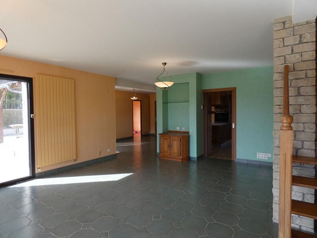 BLAIN Maison  d'architecte de 200m2 - en très bon état - sur près 95 000m2 ! 4