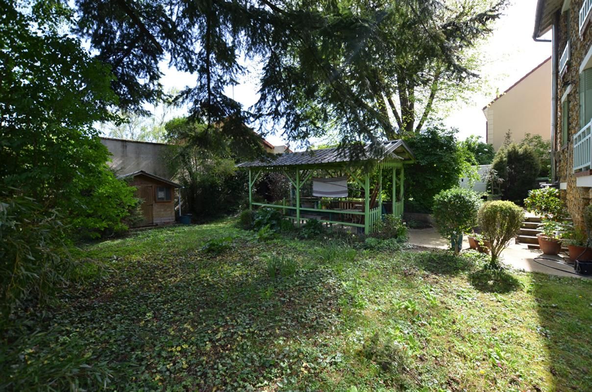 MORSANG-SUR-ORGE Maison Morsang Sur Orge 6 pièce(s) 100 m2 3