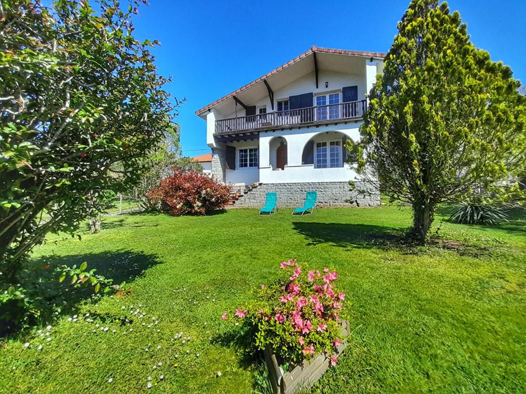 OLORON-SAINTE-MARIE Maison de Pays avec vue imprenable sur les Pyrénées 2