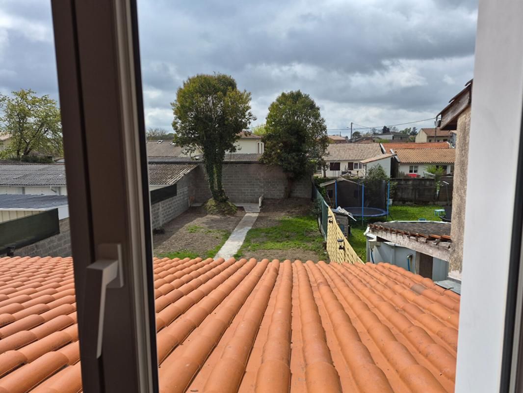 CENON maison 95 M² + garage 24 M²  4 CH ,rénovée entièrement 4