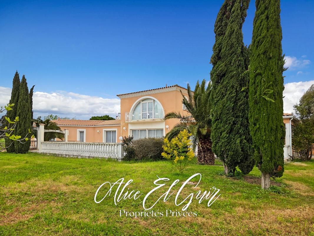 Maison Carcassonne 6 pièce(s) 210 m2 sur 1964 m²