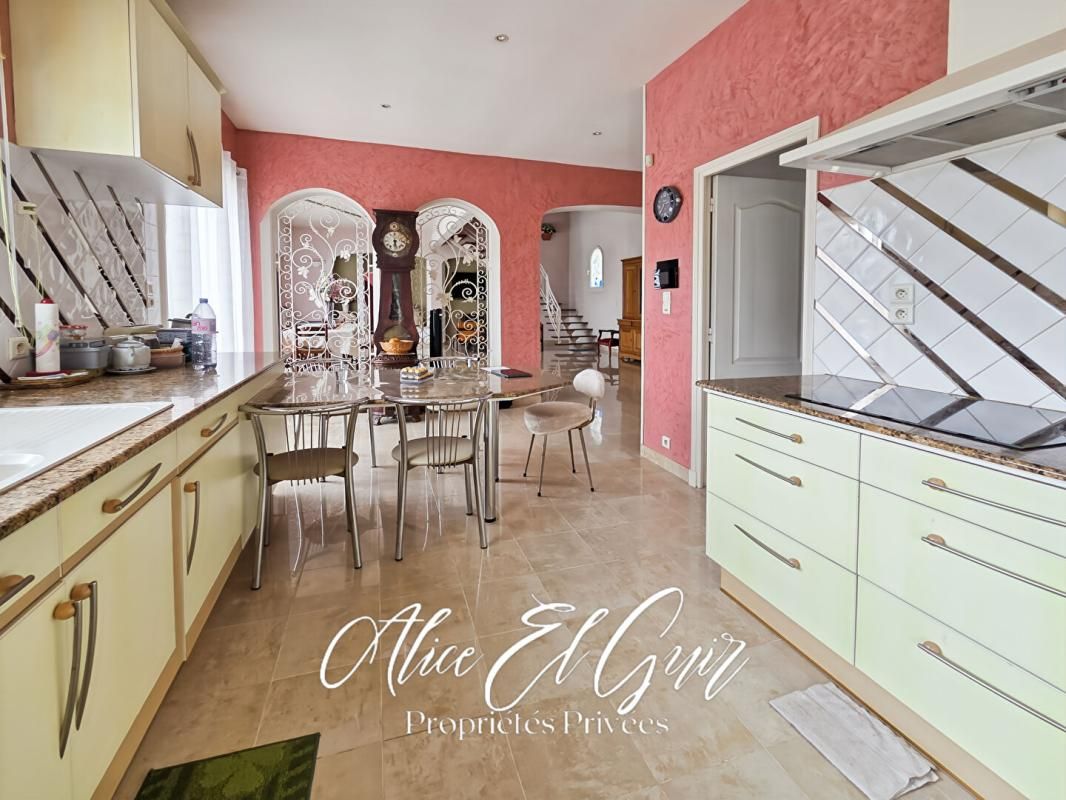 CARCASSONNE Maison Carcassonne 6 pièce(s) 210 m2 sur 1964 m² 3