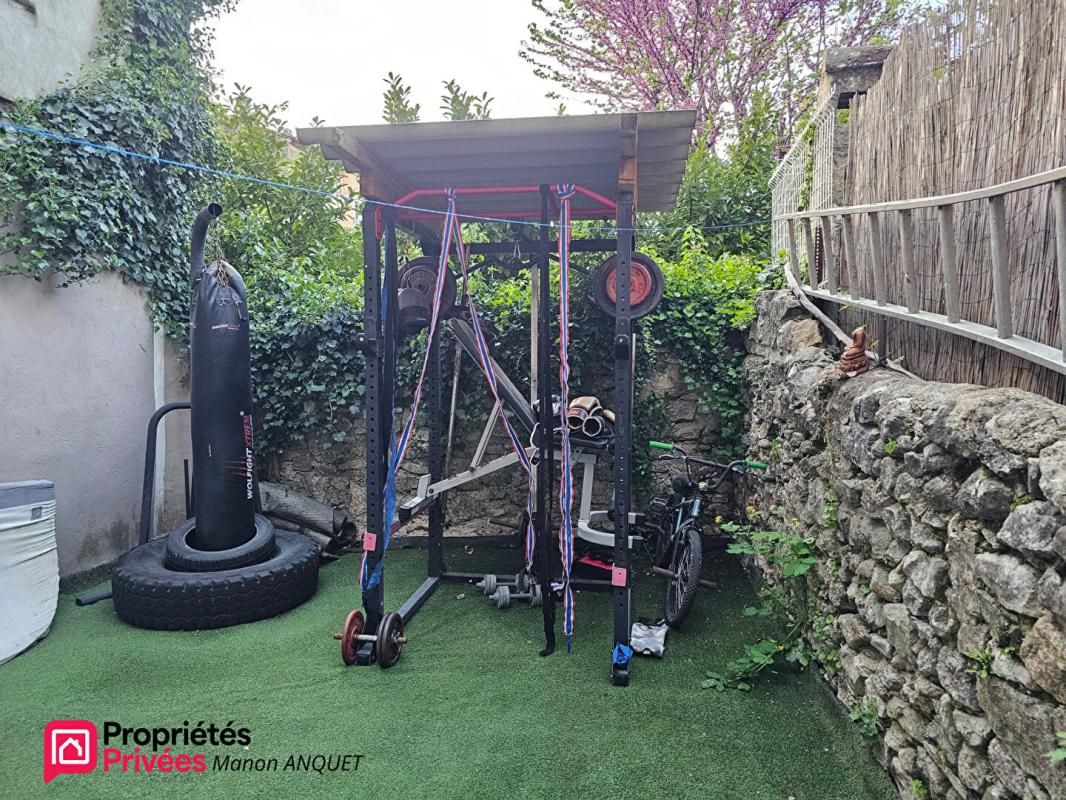 LA ROQUEBRUSSANNE Appartement  1 pièce, La Roquebrussanne 3