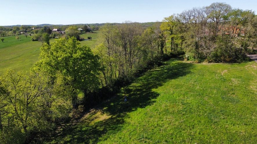 GIGOUZAC Grand terrain à bâtir 6 000 m²  (divisible) - hameau calme - entre Cahors et Gourdon 1