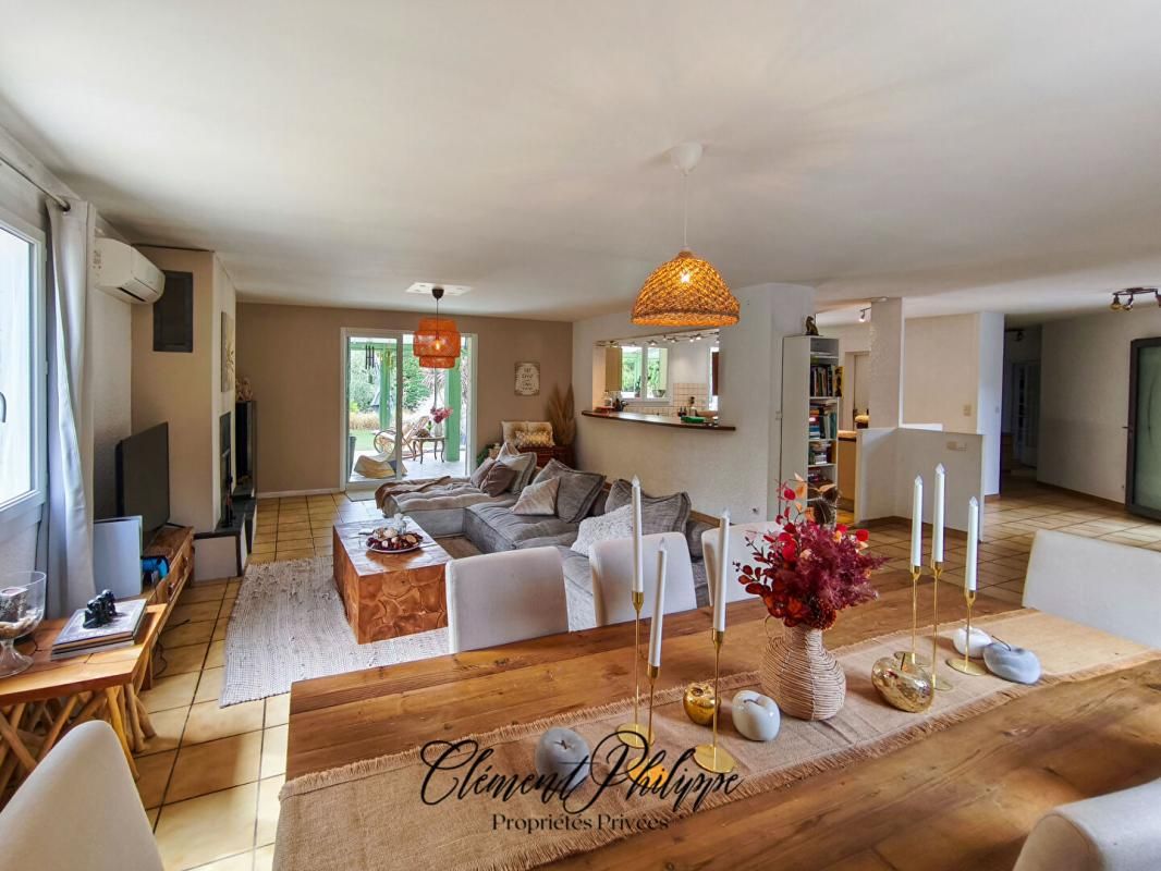 VILLEMOUSTAUSSOU Maison Villemoustaussou 7 pièces 5 chambres 2