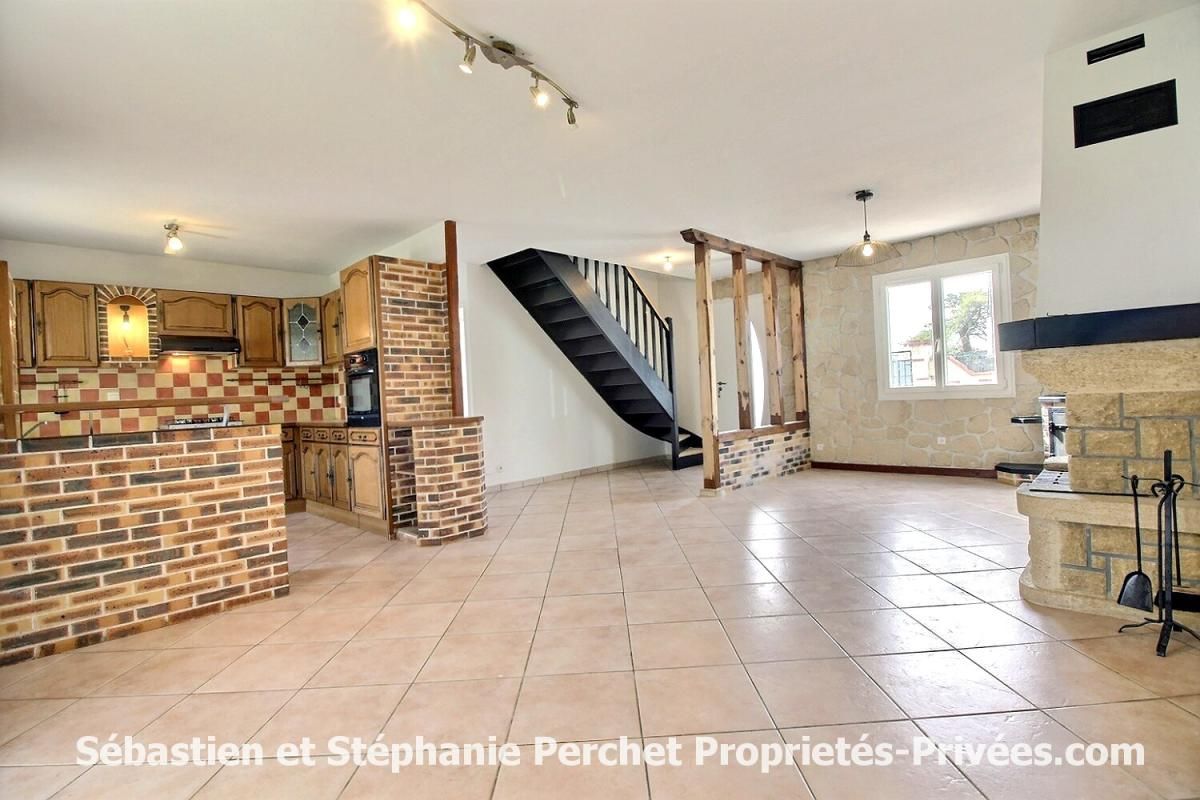 EPIEDS-EN-BEAUCE Maison 3 chambres ? 98 m² ? Terrain clos 517 m² ? Terrasse couverte ? Garage 2
