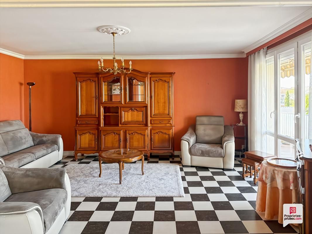 SABLE-SUR-SARTHE Appartement Sable Sur Sarthe 5 pièce(s) 84 m2 4