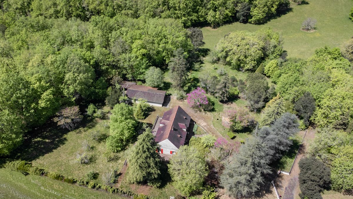 BANEUIL Maison +/- 114 m2, plein pied, 3chambres, garage, atelier, 2.5ha terrain 3