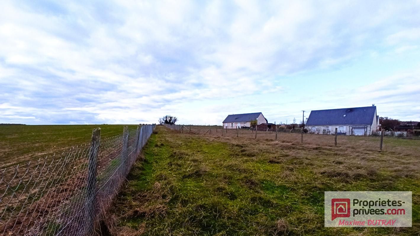 CHATEAU-RENAULT Terrain constructible, 2100m² 3
