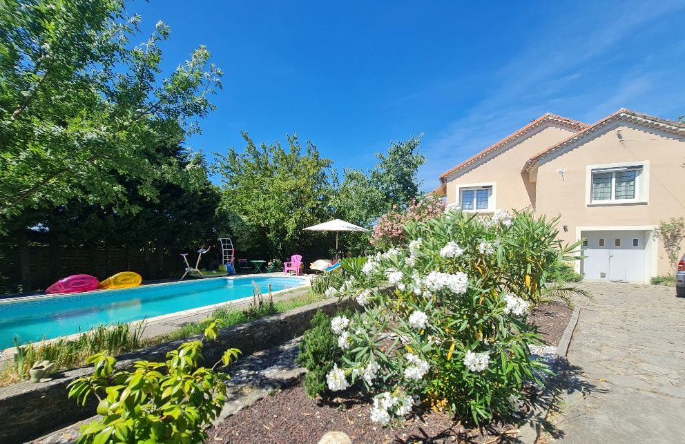 COUP DE C?UR ? Villa cossue avec piscine, calme absolu