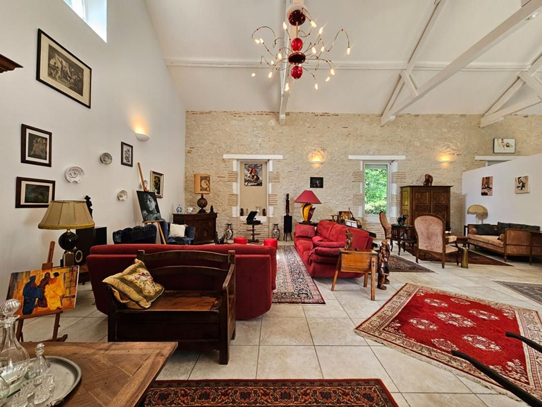 SAINTE-LIVRADE-SUR-LOT Maison de caractère en pierre 350 m² - 4 chambres - piscine chauffée - parc 3500 m² 4
