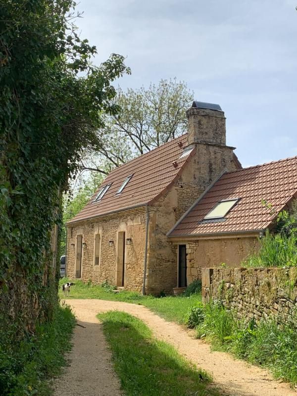 BEYNAC-ET-CAZENAC Maison 3 pièce(s) 99.54 m2 Dépendances 211 m2 terrain 3518 m2 1