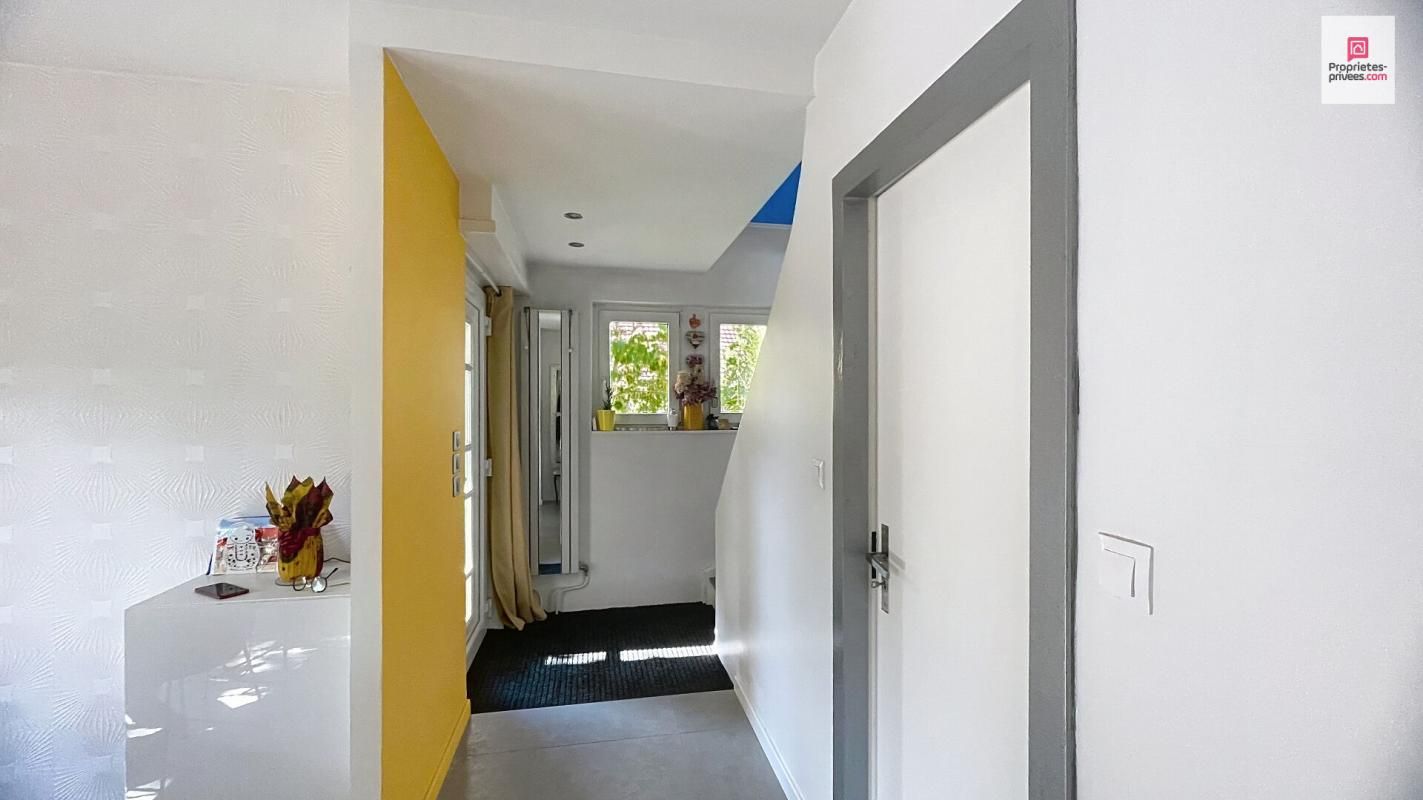 RIEDISHEIM Maison de ville à Riedisheim 6 pièces de 140 m2 4