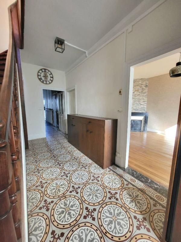 ETAMPES Maison de ville bourgeoise - 5 chambres - Grande grange et jardin paysagé 3