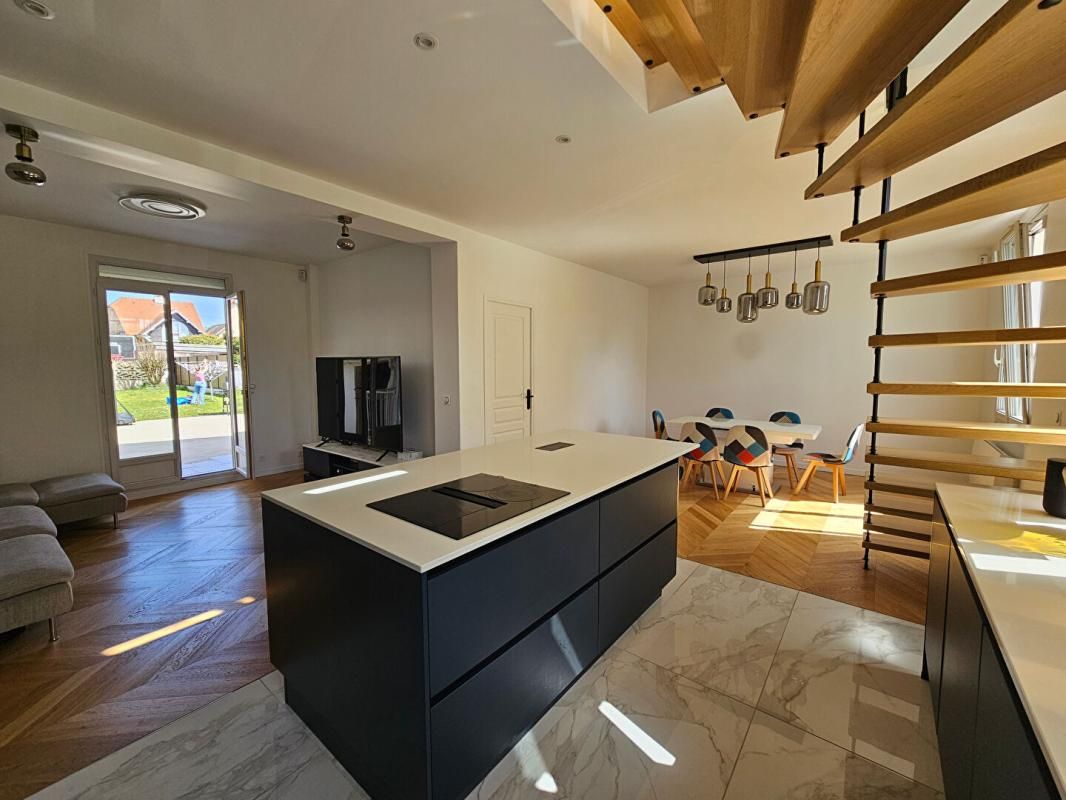 TAVERNY * ENTIÈREMENT RÉNOVÉE, PROCHE GARE ET TOUTES COMMODITÉS * 2