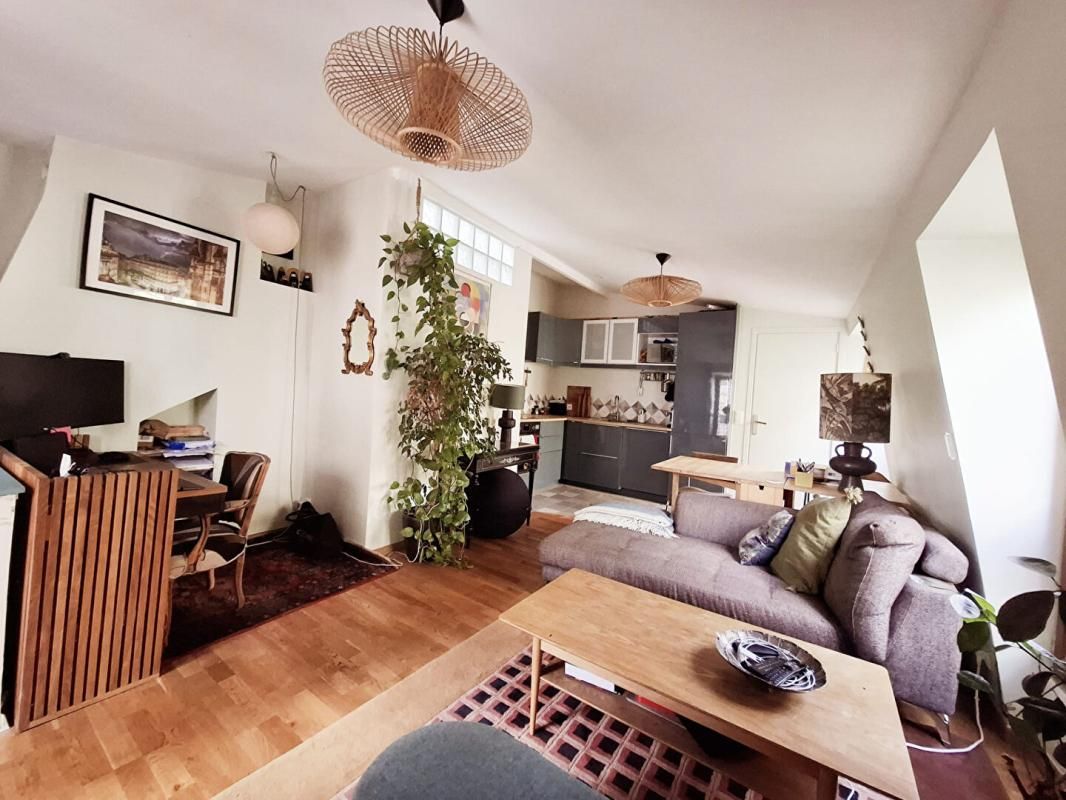 PARIS-19E-ARRONDISSEMENT Magnifique 3 pièces 46m2 Buttes Chaumont Jourdain Paris 19 2