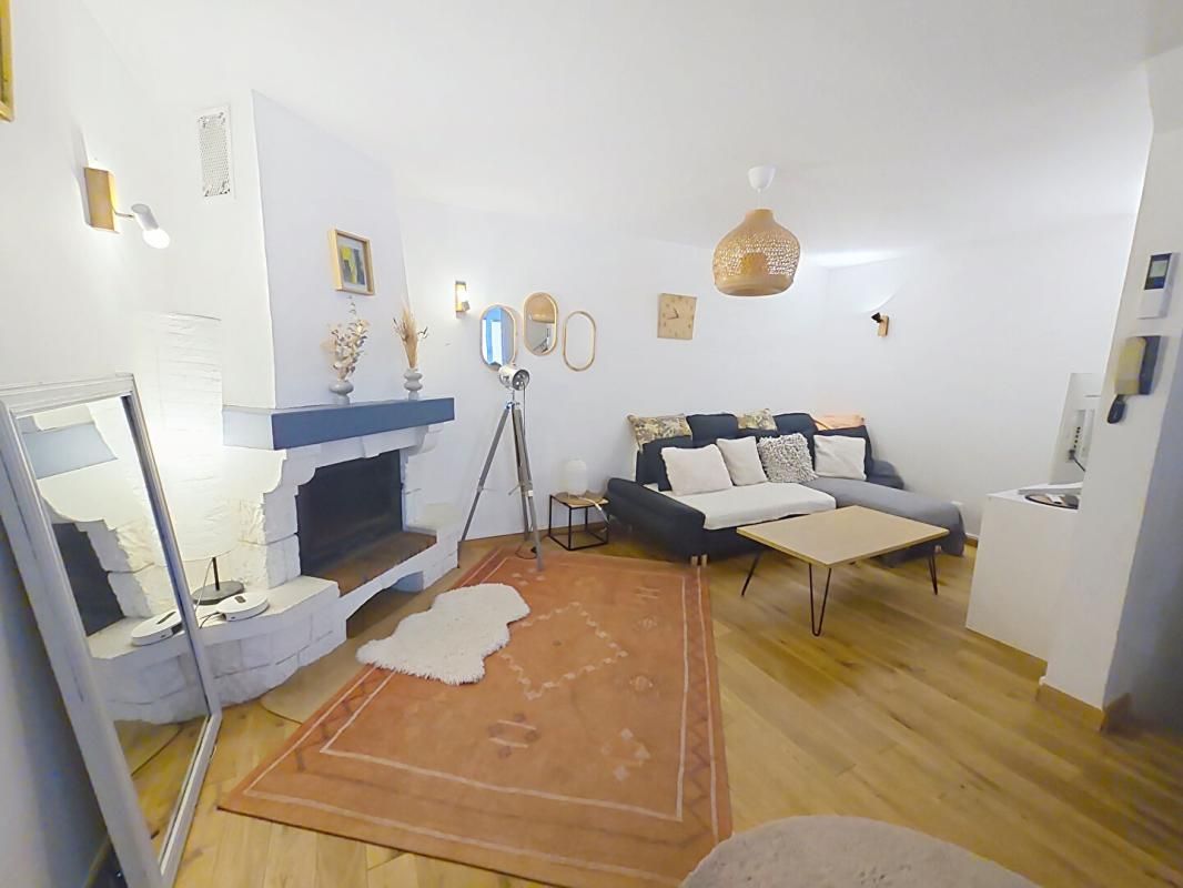 LA VALETTE-DU-VAR Maison de village - 130 m², au calme, vue sur les toits et le Coudon 4