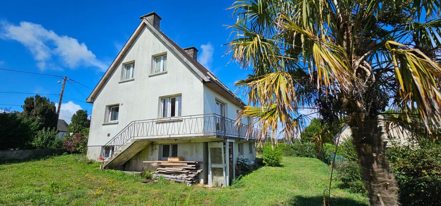 MALGUENAC Maison à rénover avec terrain constructible 1