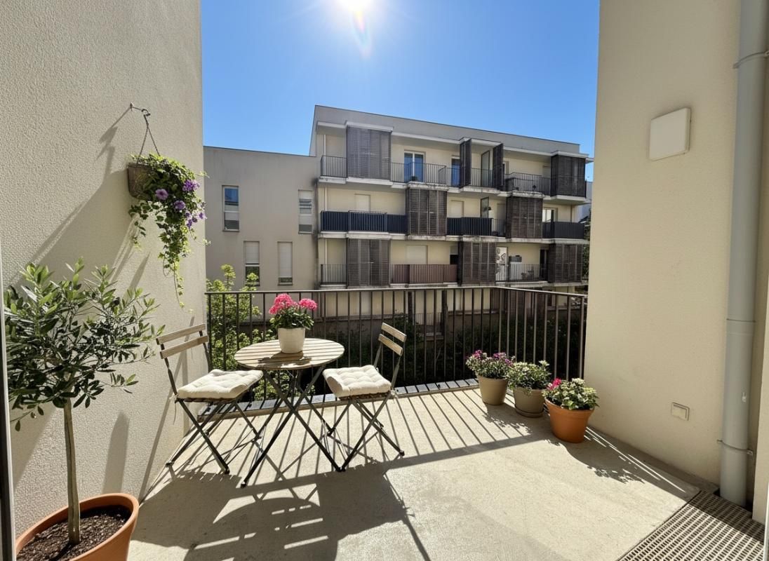 RIS-ORANGIS Duplex lumineux avec terrasse à deux pas de la gare cadre de vie idéal 1