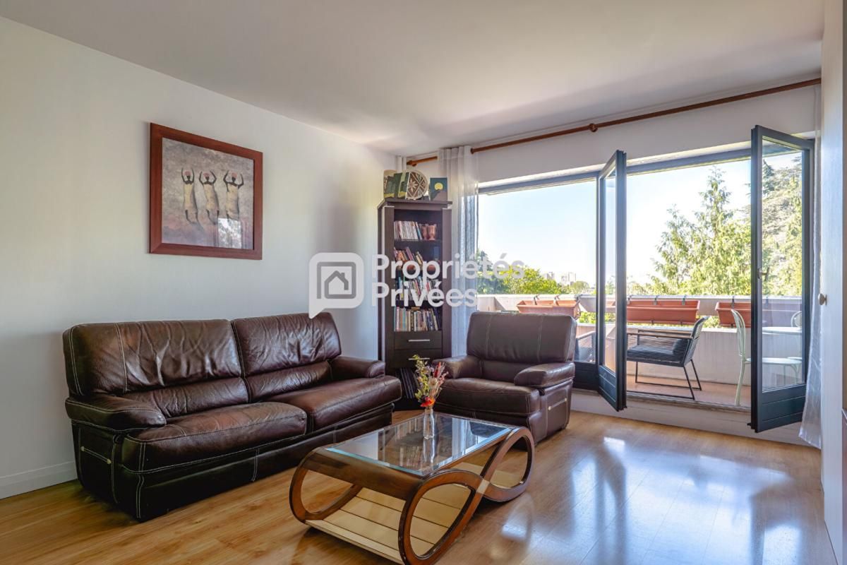 VILLEJUIF Trois pièces avec balcon, parking dans un quartier recherché de Villejuif 2