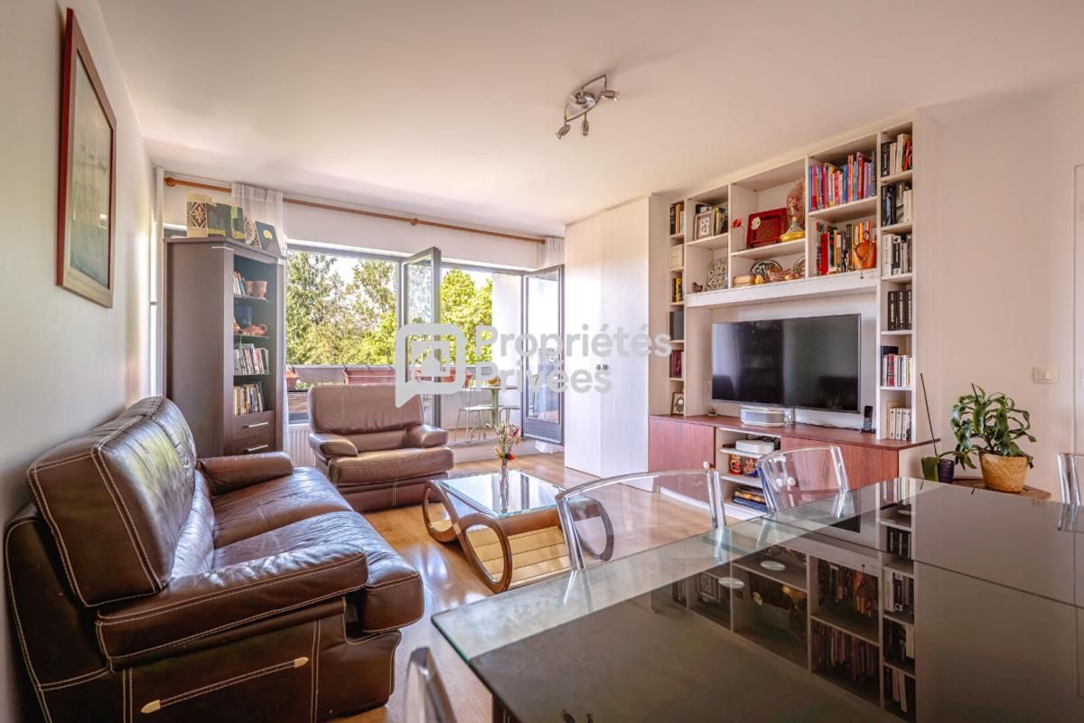 VILLEJUIF Trois pièces avec balcon, parking dans un quartier recherché de Villejuif 3