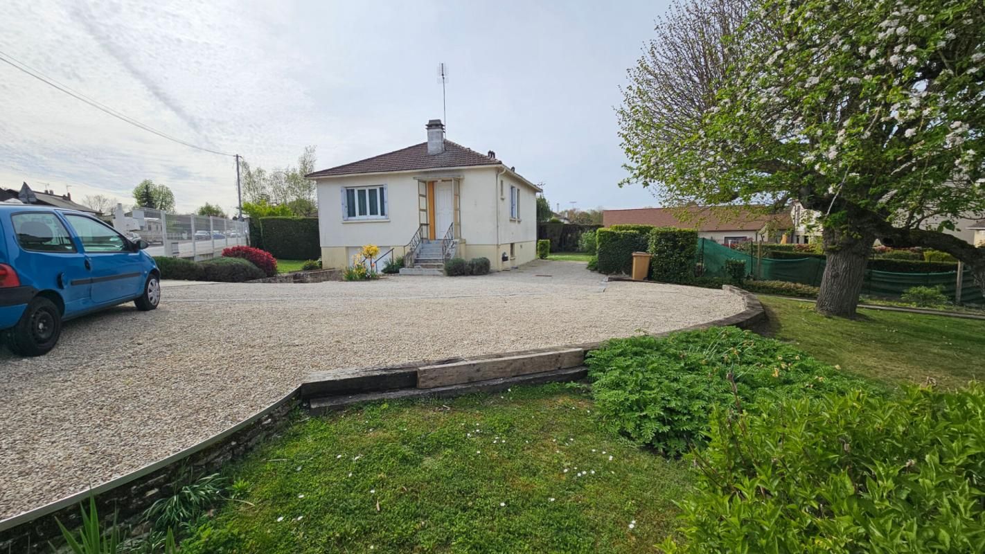 HOUDAN Houdan / Maison lumineuse proche de toutes commodités à pied 3